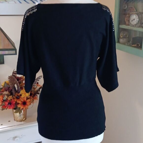 Cable & Gauge Soft Knit Sweater - Picture 5 of 11